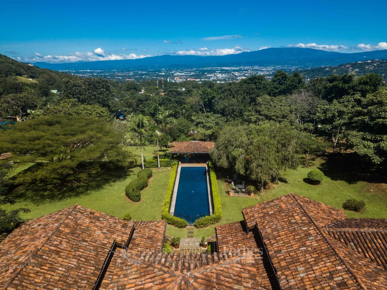 19759 - Architectural Hacienda Style Luxury Villa inTranquil Natural Oasis