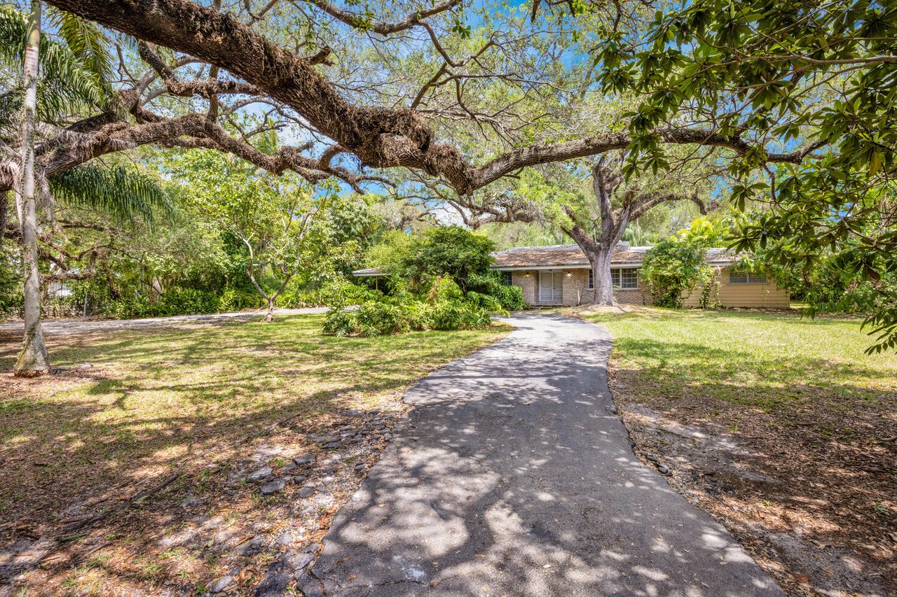 74,052 SQFT Lot in Coconut Grove