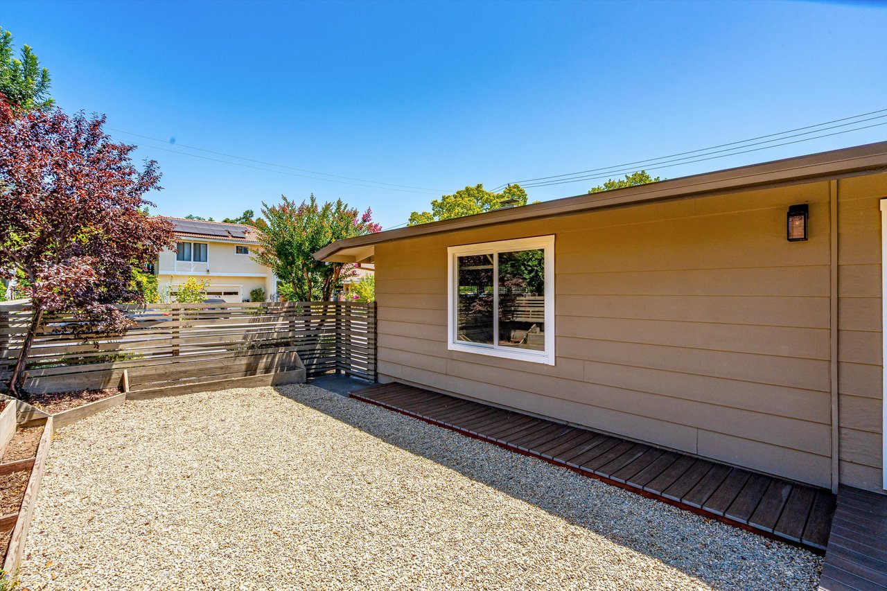 Impeccable Calistoga Home