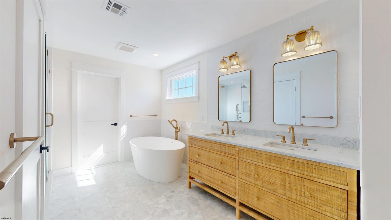 1904 W Brigantine Avenue