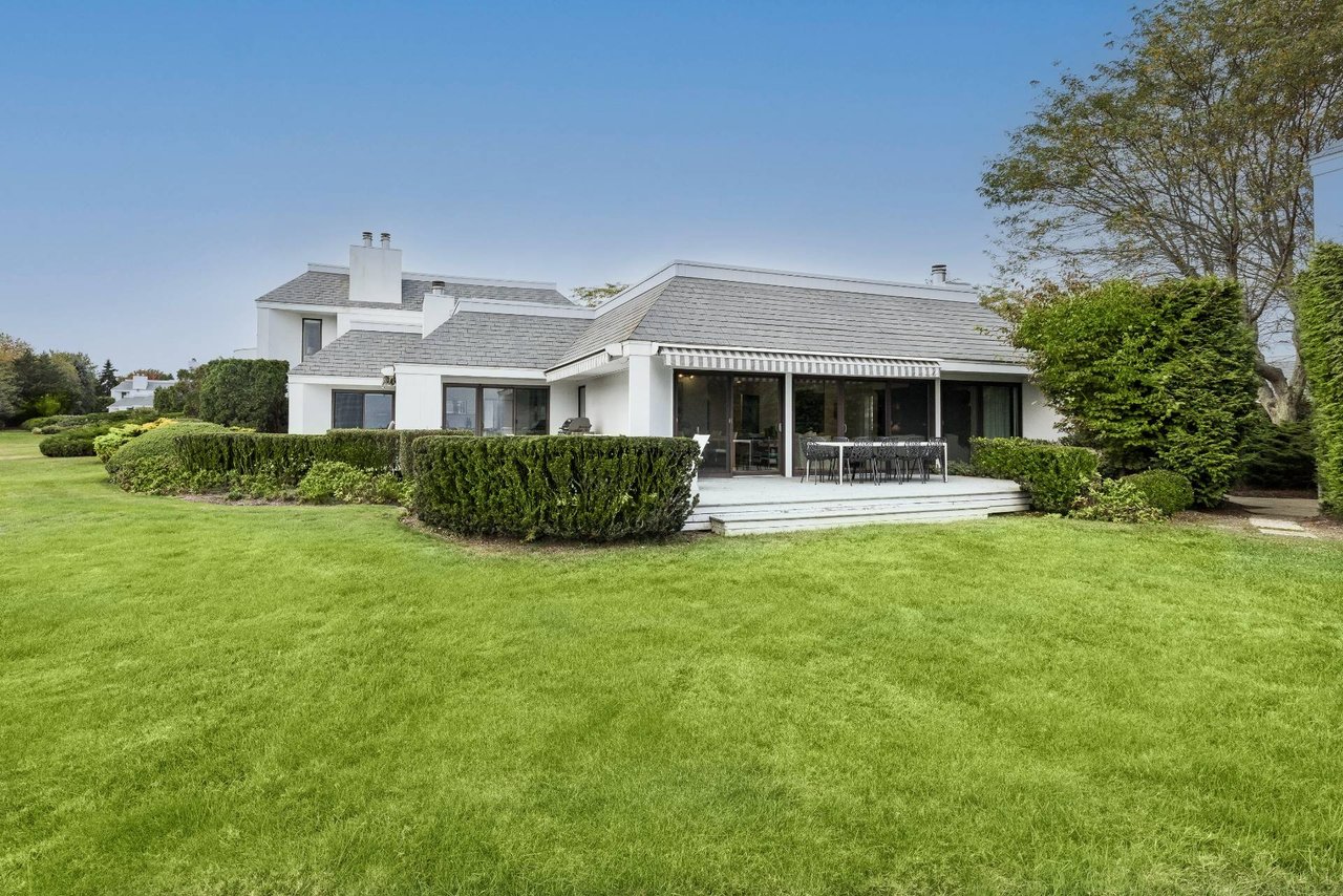 7 Cove Point Court
