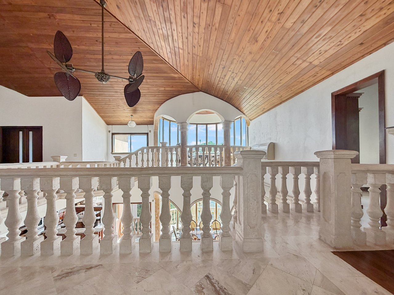 565 Parham Town 7 Bedroom Villa