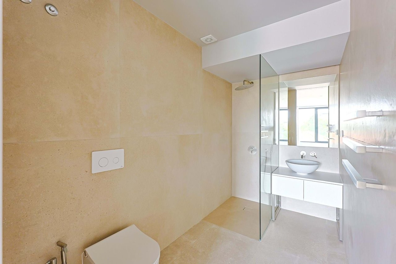 Stylish 2-Bedroom Apartment in the Heart of Lisbon with Exceptional Amenities