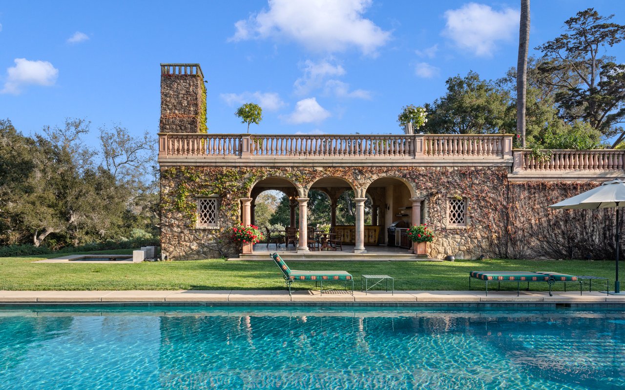 2733 Sycamore Canyon Rd