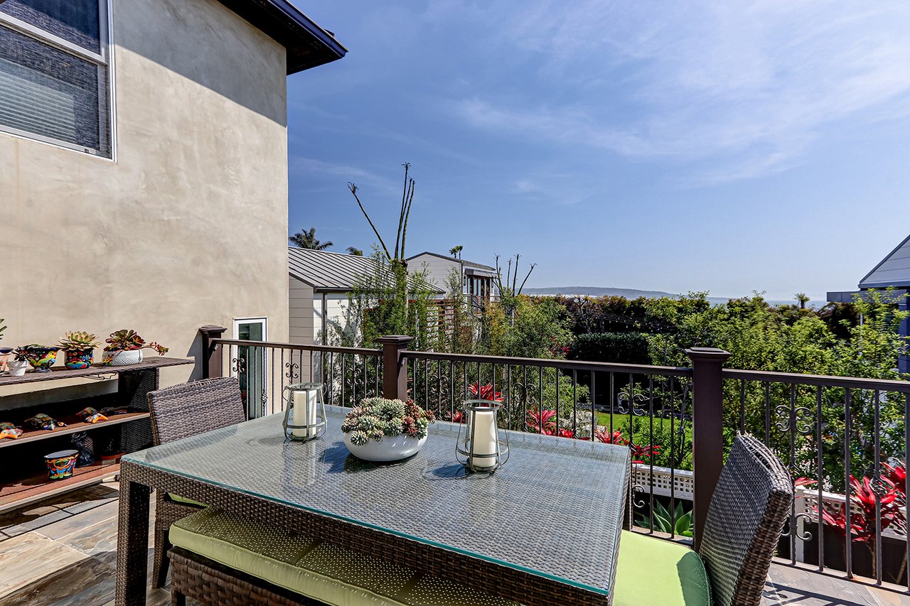 Hill Section View Home