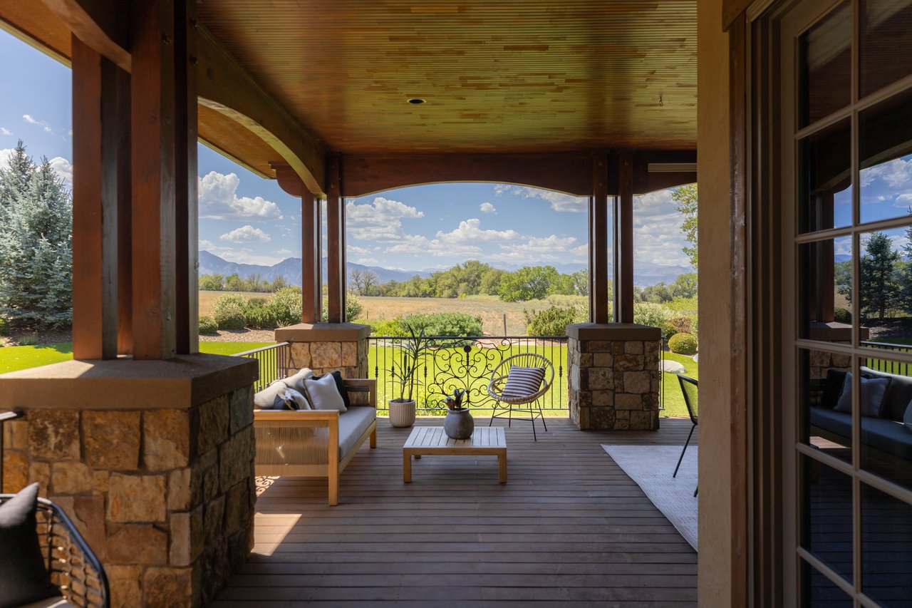 8925 Mountain View Lane