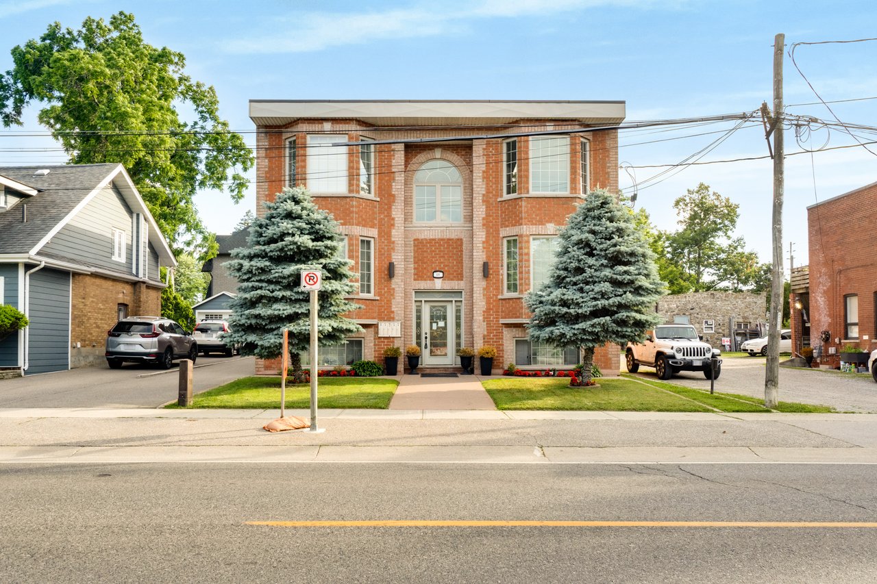 48 Mississauga Rd N 4
