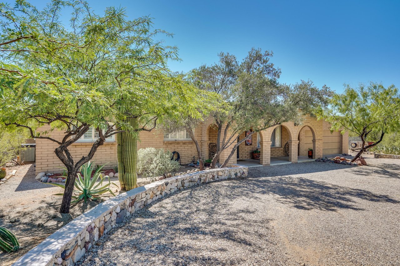 1129 W Fern Dr