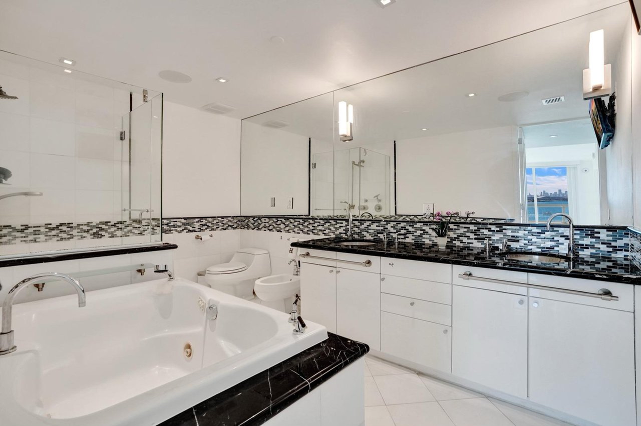 520 WEST AVE #1101