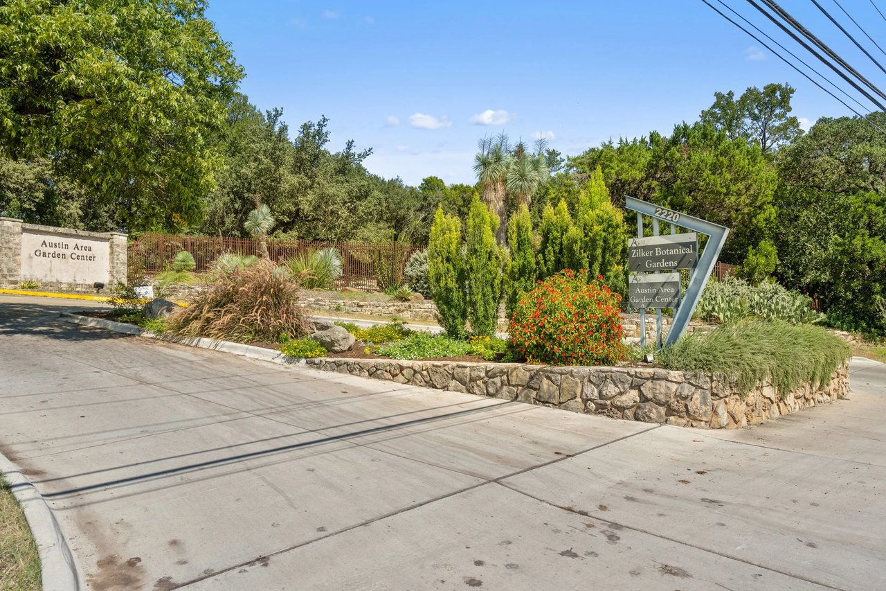 1709 Crested Butte Dr - Westlake Hills Single-Story Legacy Estate on Half-Acre