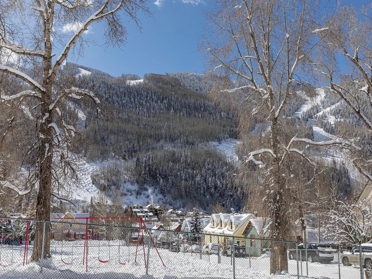 475/477 W Galena Ave #19/20