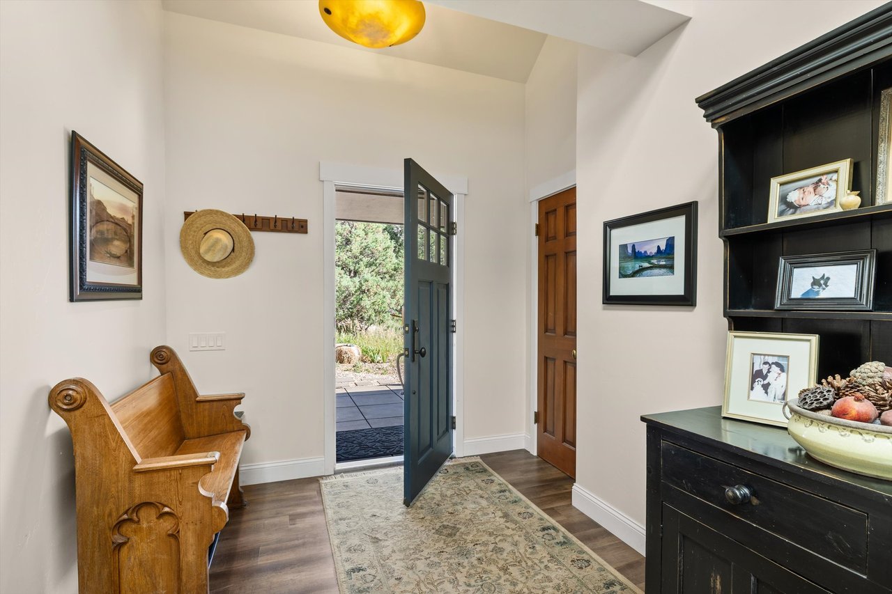 Charming Home with Spectacular Mountain Views