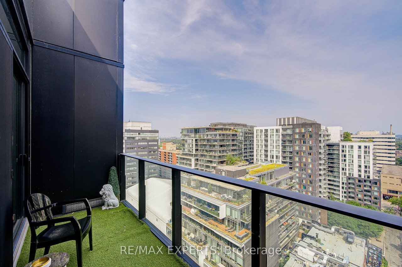 THOMPSON RESIDENCES