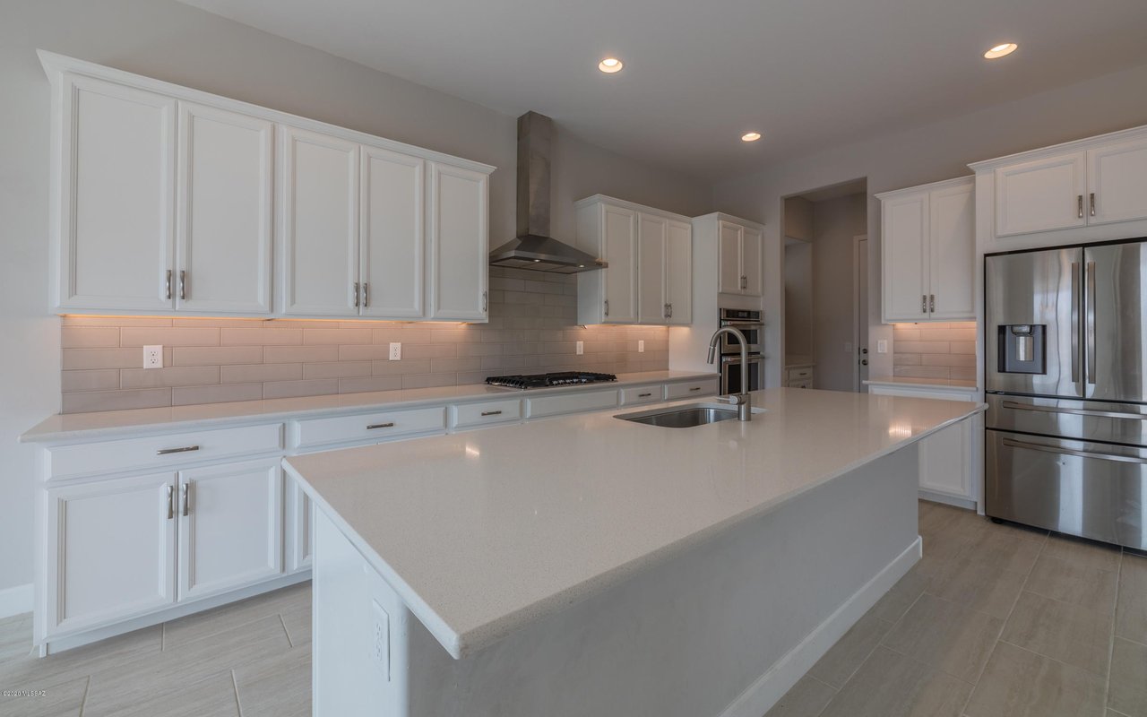 240 E Ancient Pueblo Ln