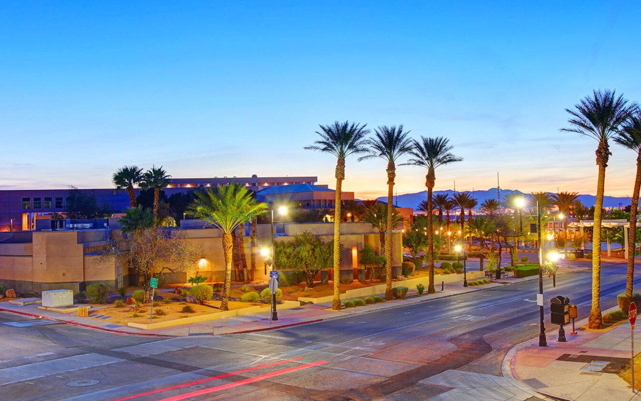 Luxury Living in Las Vegas: Henderson vs. Summerlin – Where Should You Buy?
