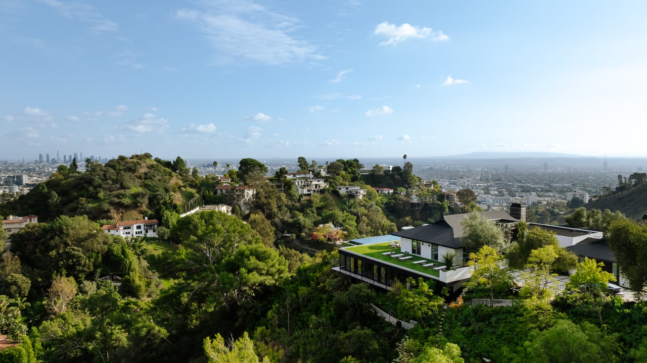 2402 Carman Crest Dr