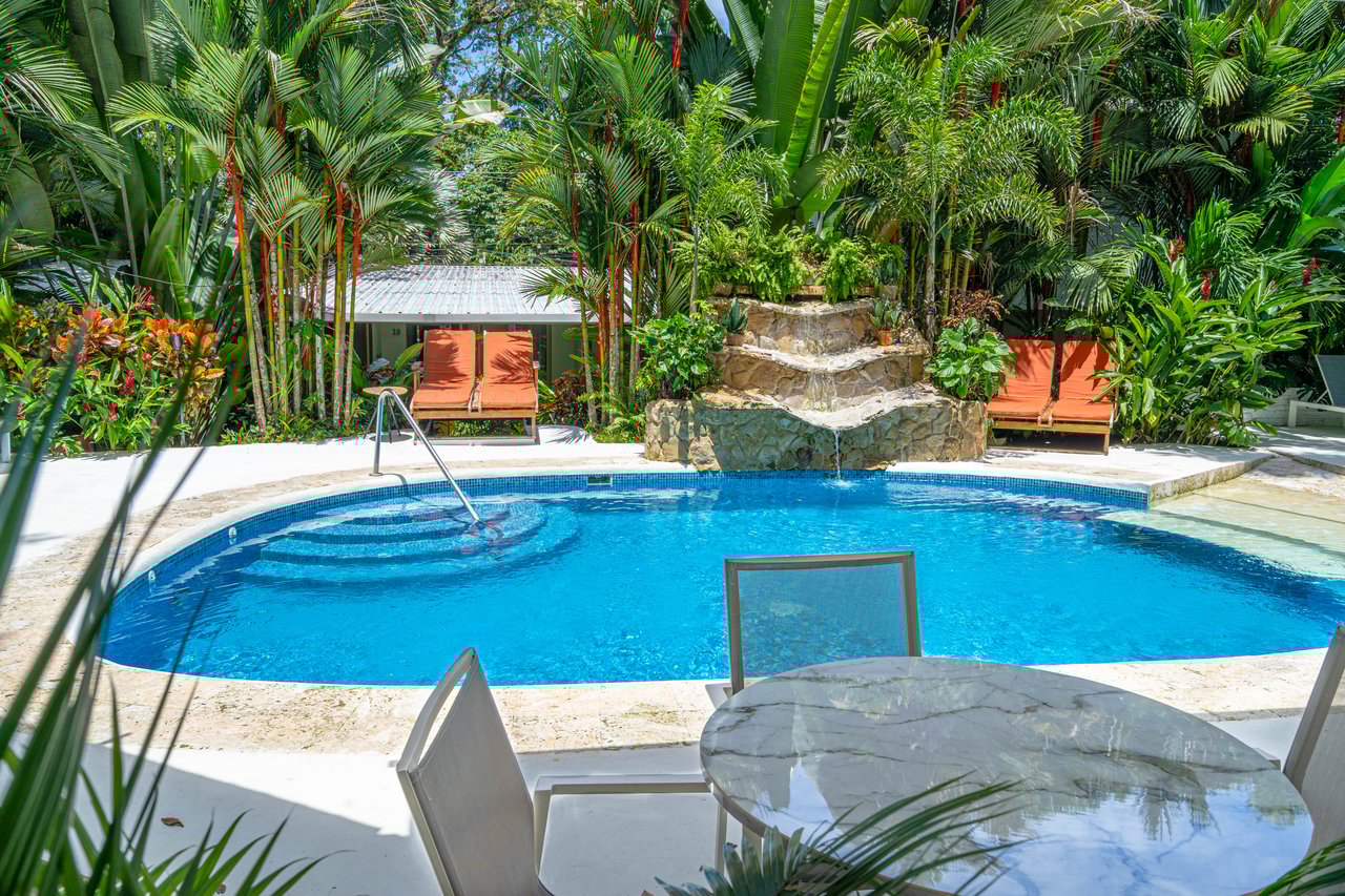 22 Unit Tropical Boutique Hotel steps from Manuel Antonio Park & Beach