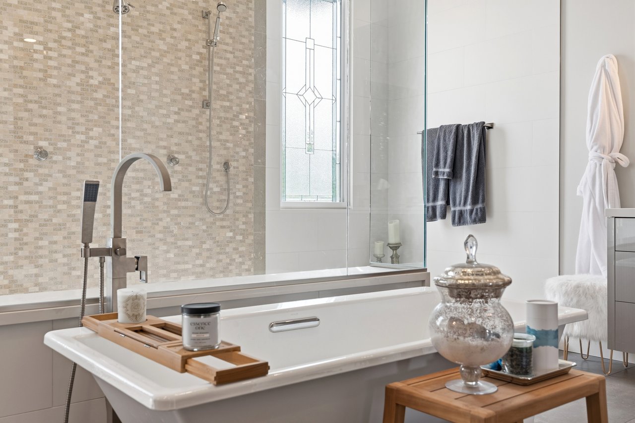 6180 N LAS BRISAS Drive