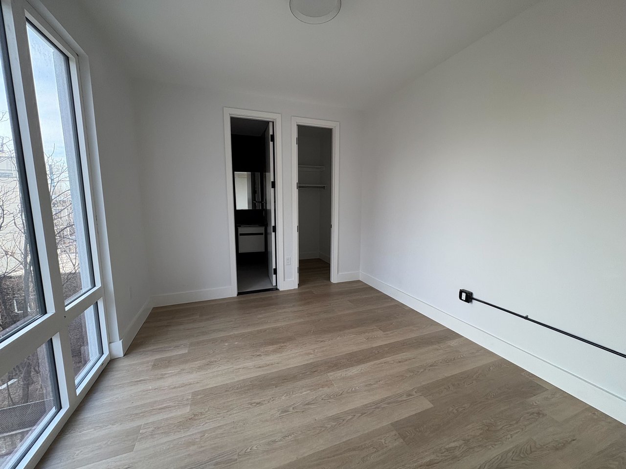139 Frost St 4D