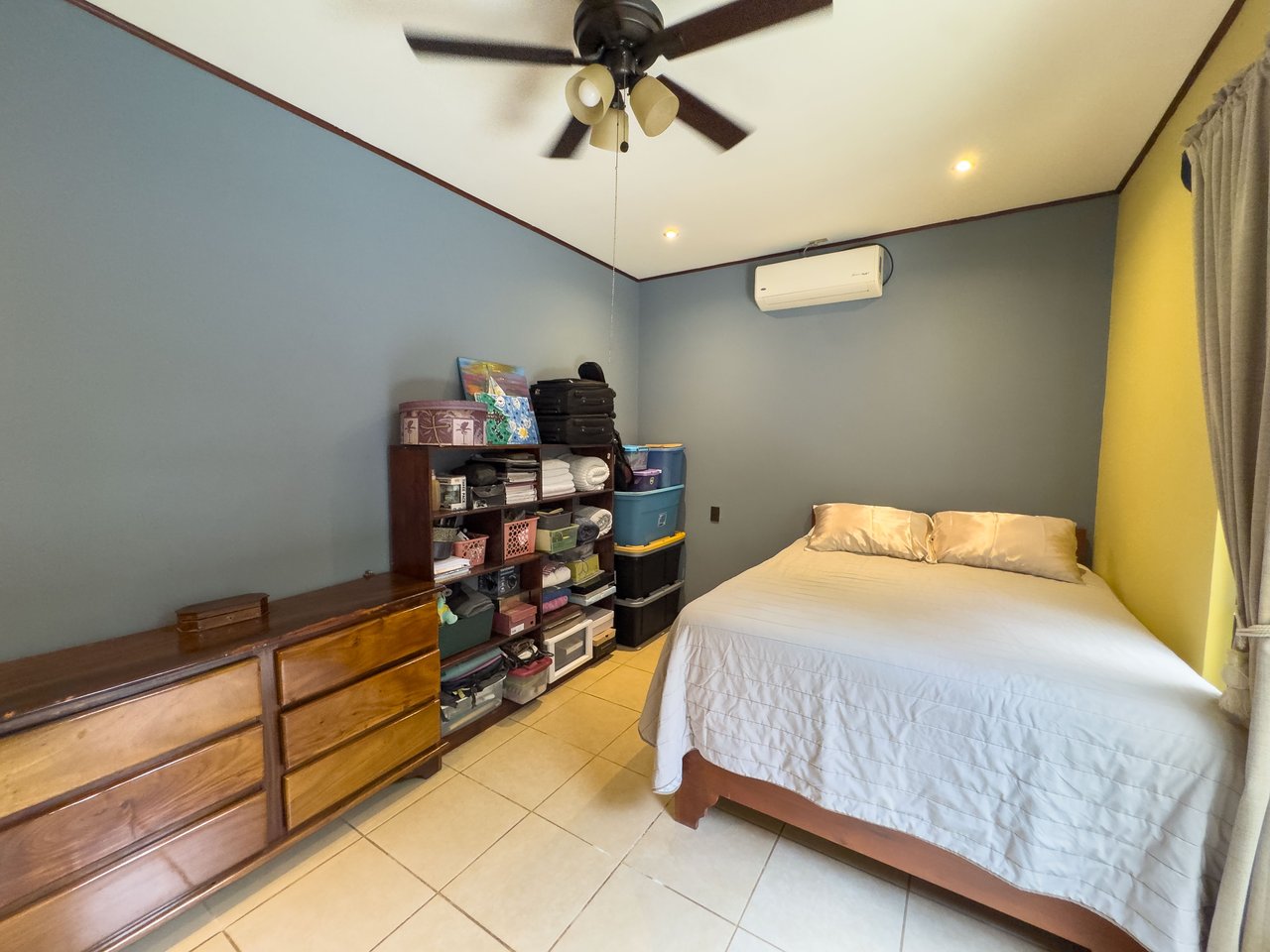Naranjito corner lot house