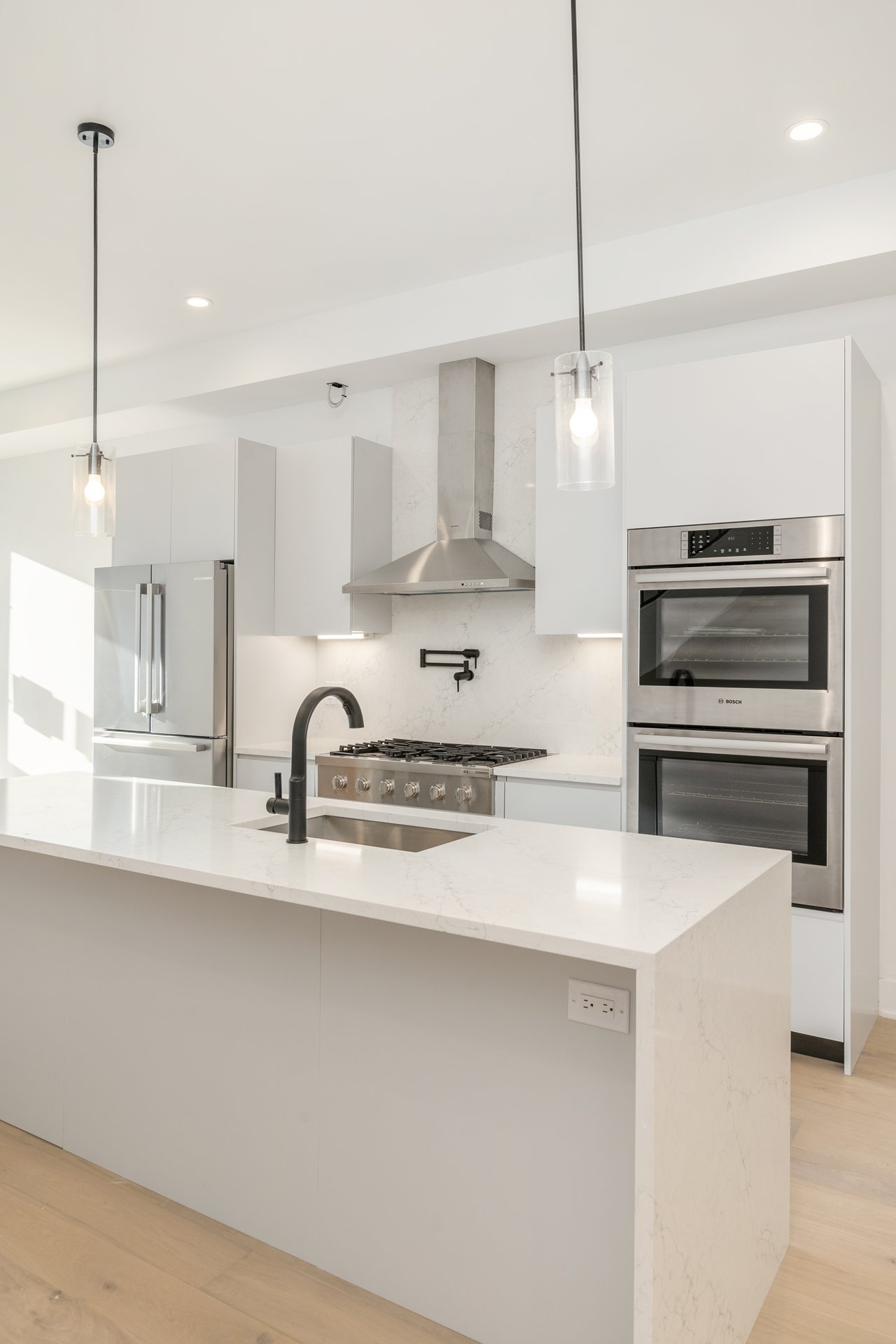 712 S 17th St #2, Philadelphia, PA 19146	