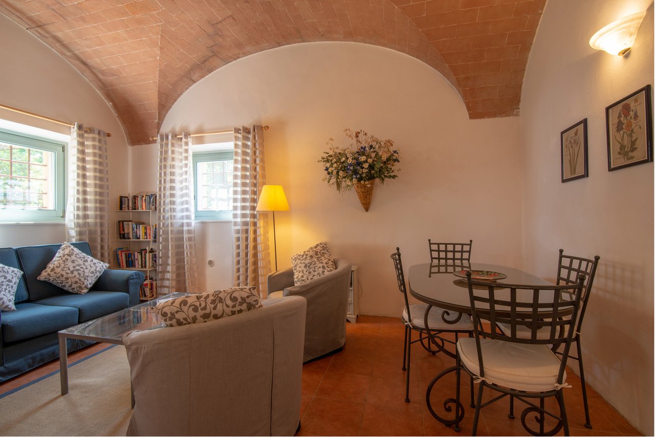 Charismatic B&B in Rolling Hills of San Gimignano