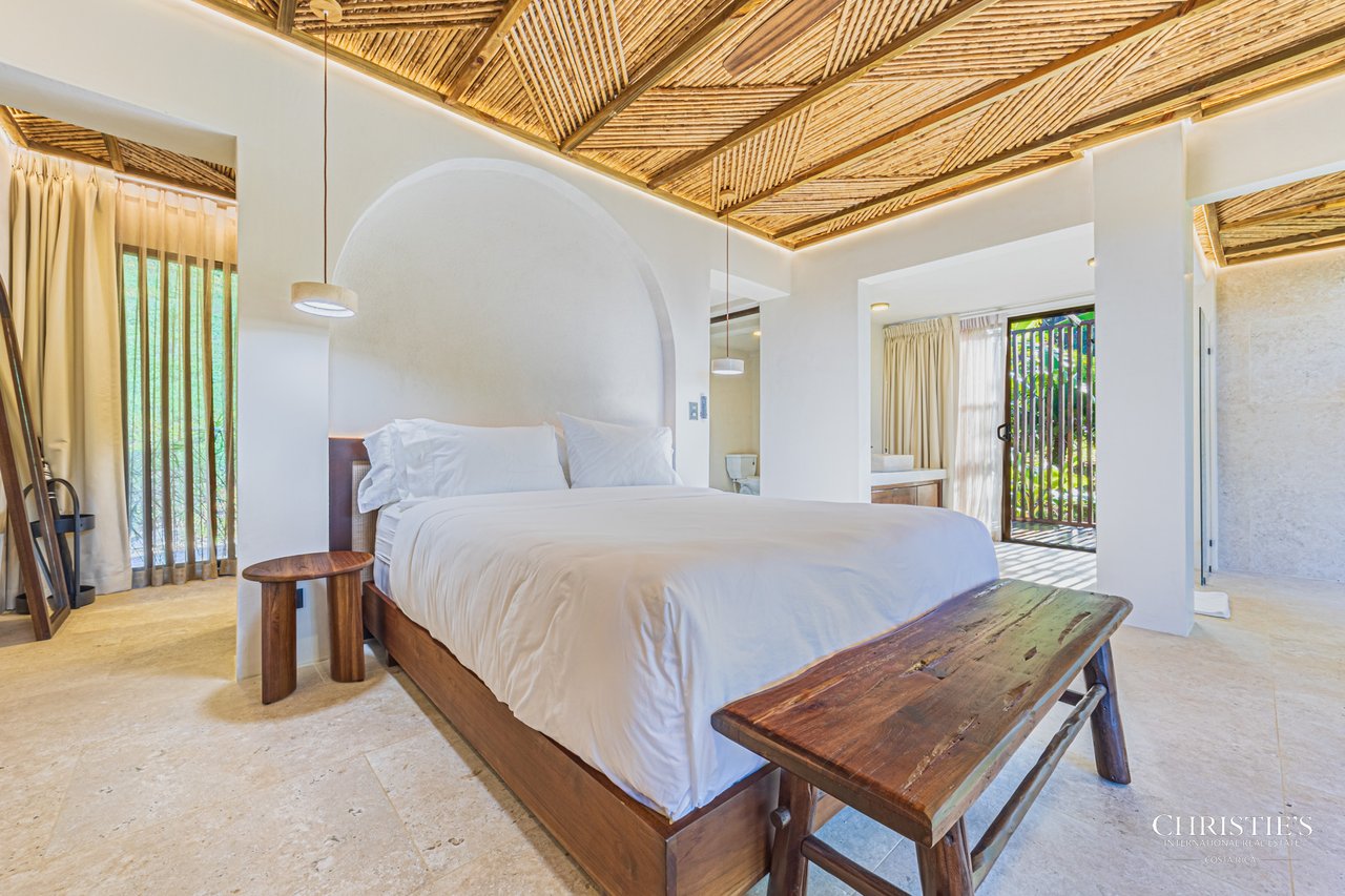 Luxury Hotel Boutique with Ocean Views | Walking distance to the beach | 13.2 Acres