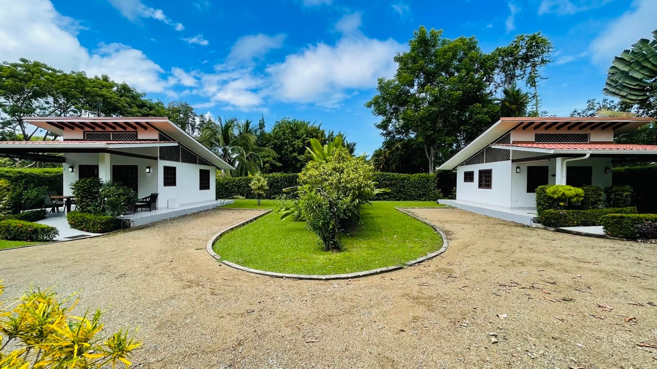 Home, 2 Rental Cabinas & Expansion Potential in Ojochal