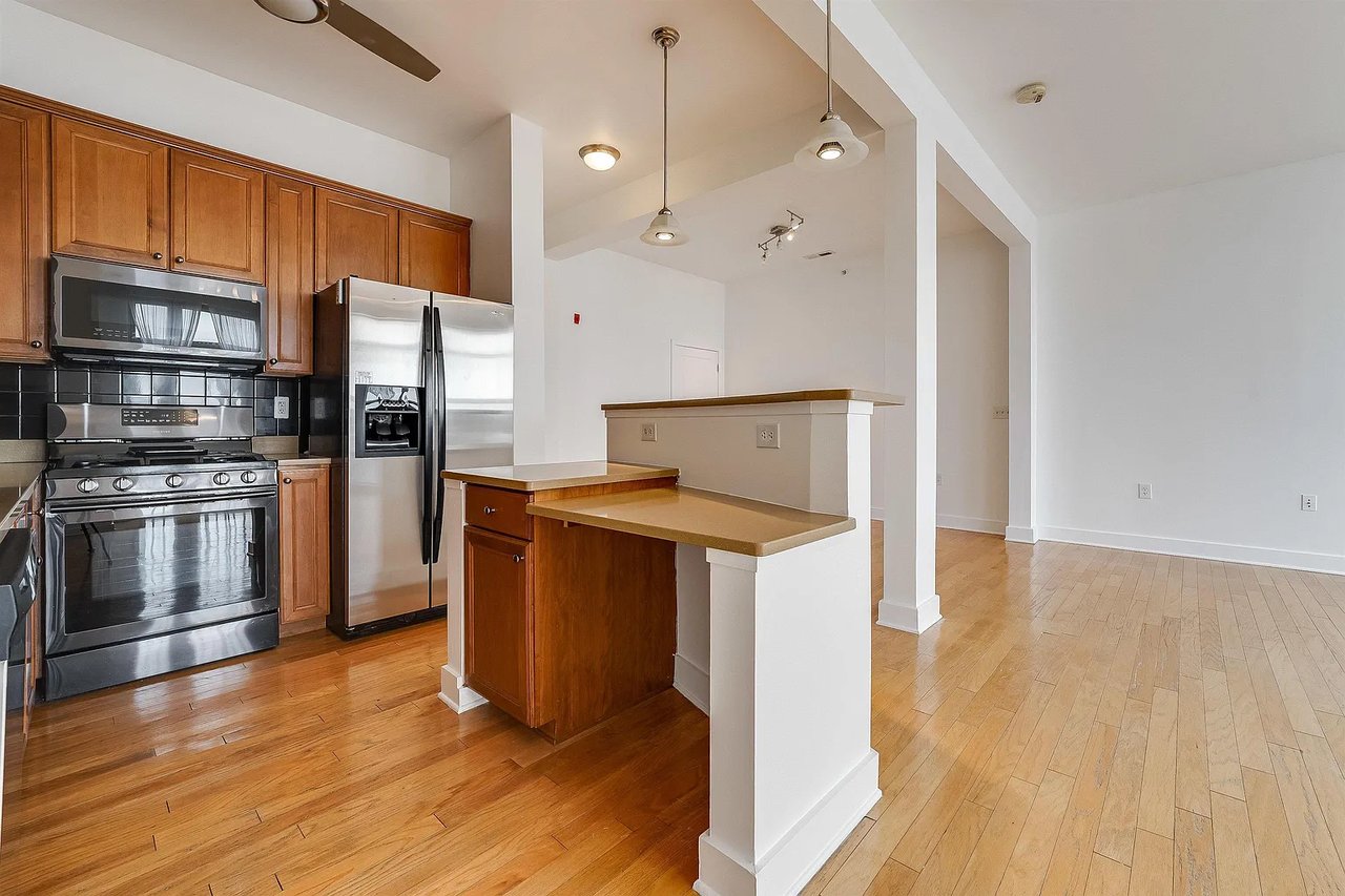3 Greenwich Dr #112