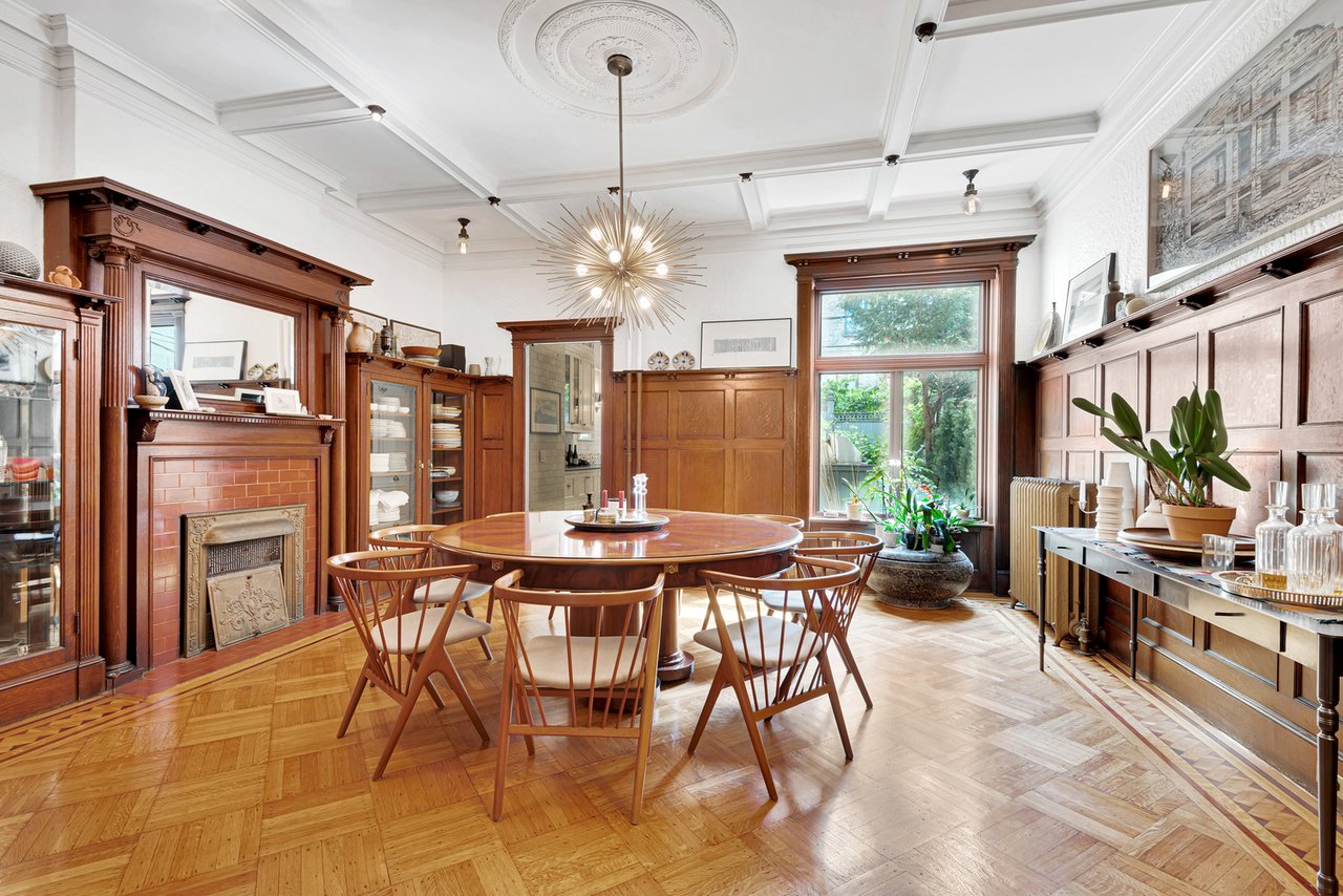 542 3RD Street