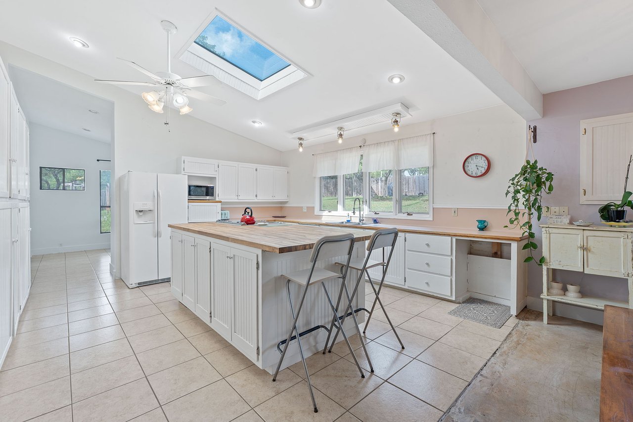 8705 S View Rd, Austin