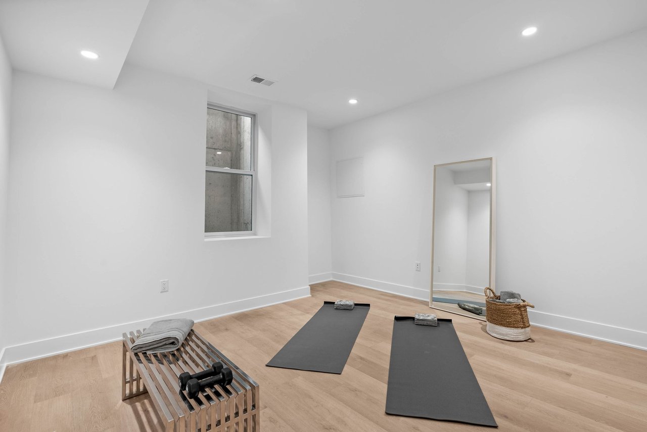 656 Fairmount Ave, Philadelphia, PA 19123