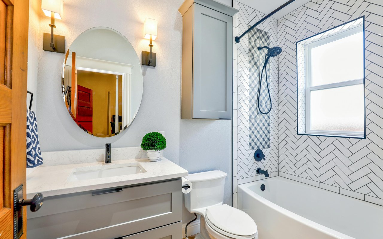 6 Hot Bathroom Trends for 2021 that You Can Totally DIY