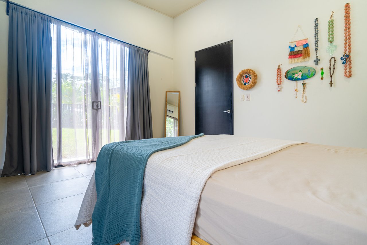 Modern 3 Bedroom Home - Walking distance to it all!