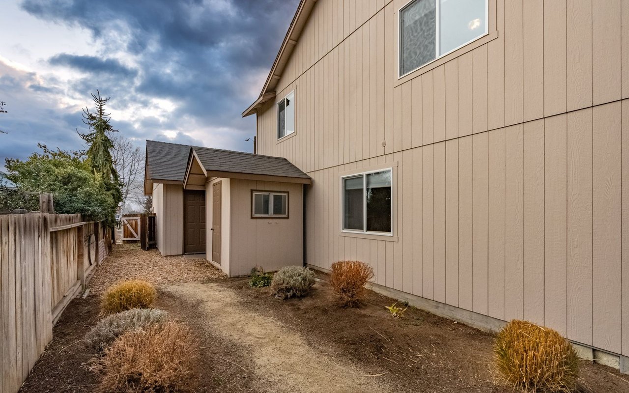 Just Listed: Move In Ready Home in Great Redmond Location