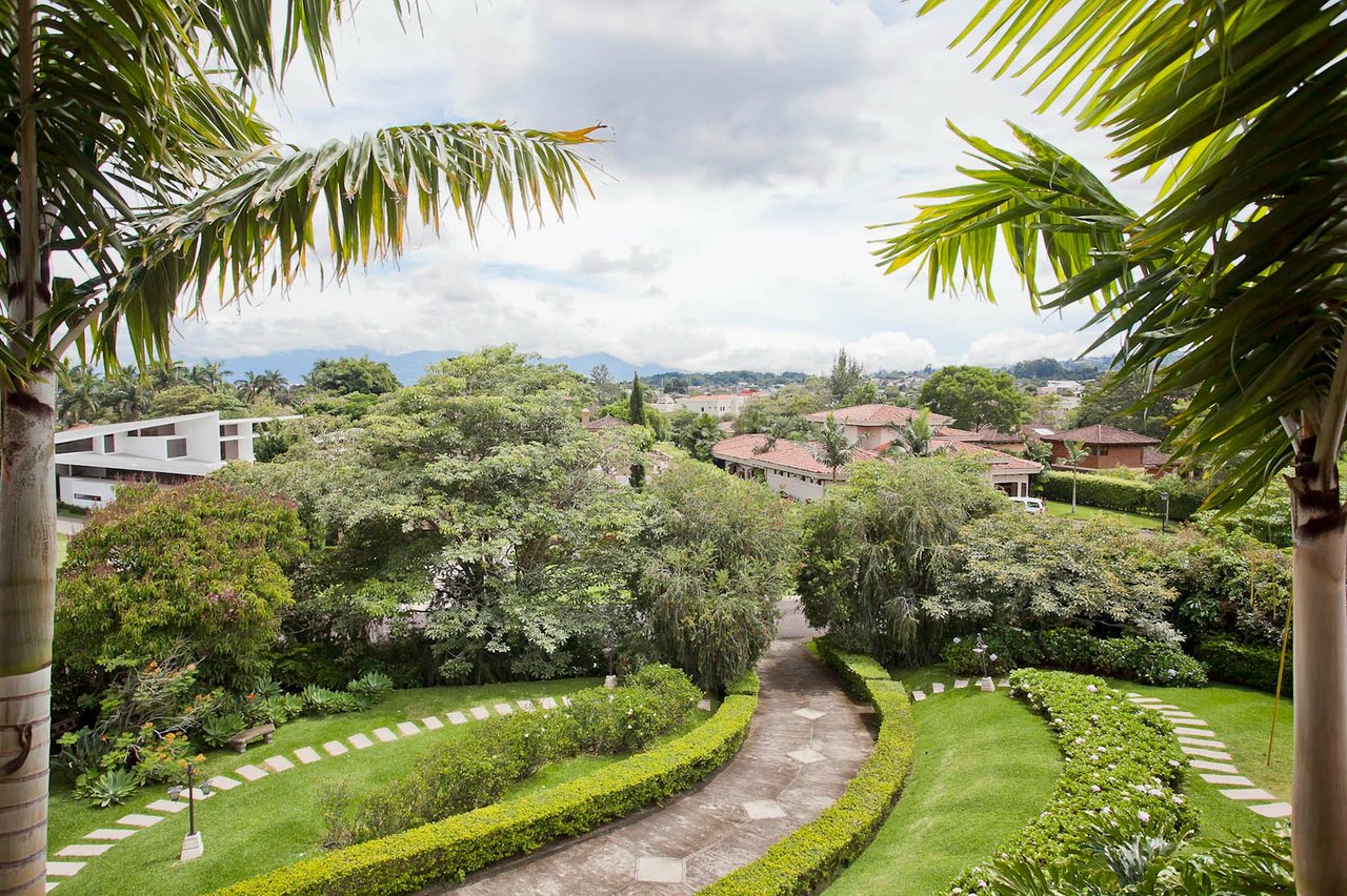 Classic Colonial Garden Estate, Curridabat, San Jose