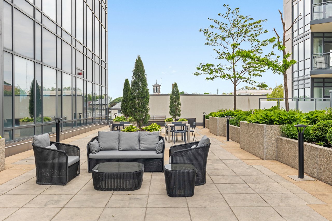 #503-111 Worsley Street, Barrie