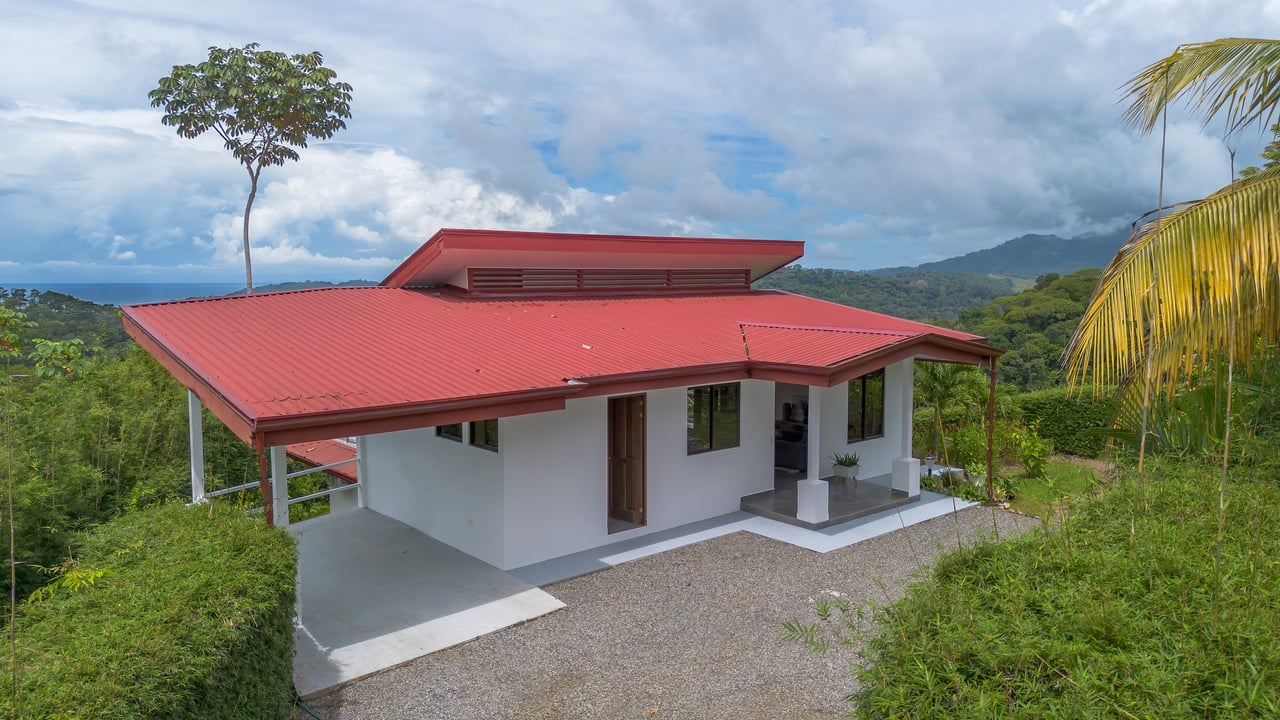 Casa Blanca – Ocean & Mountain View Home in Platanillo