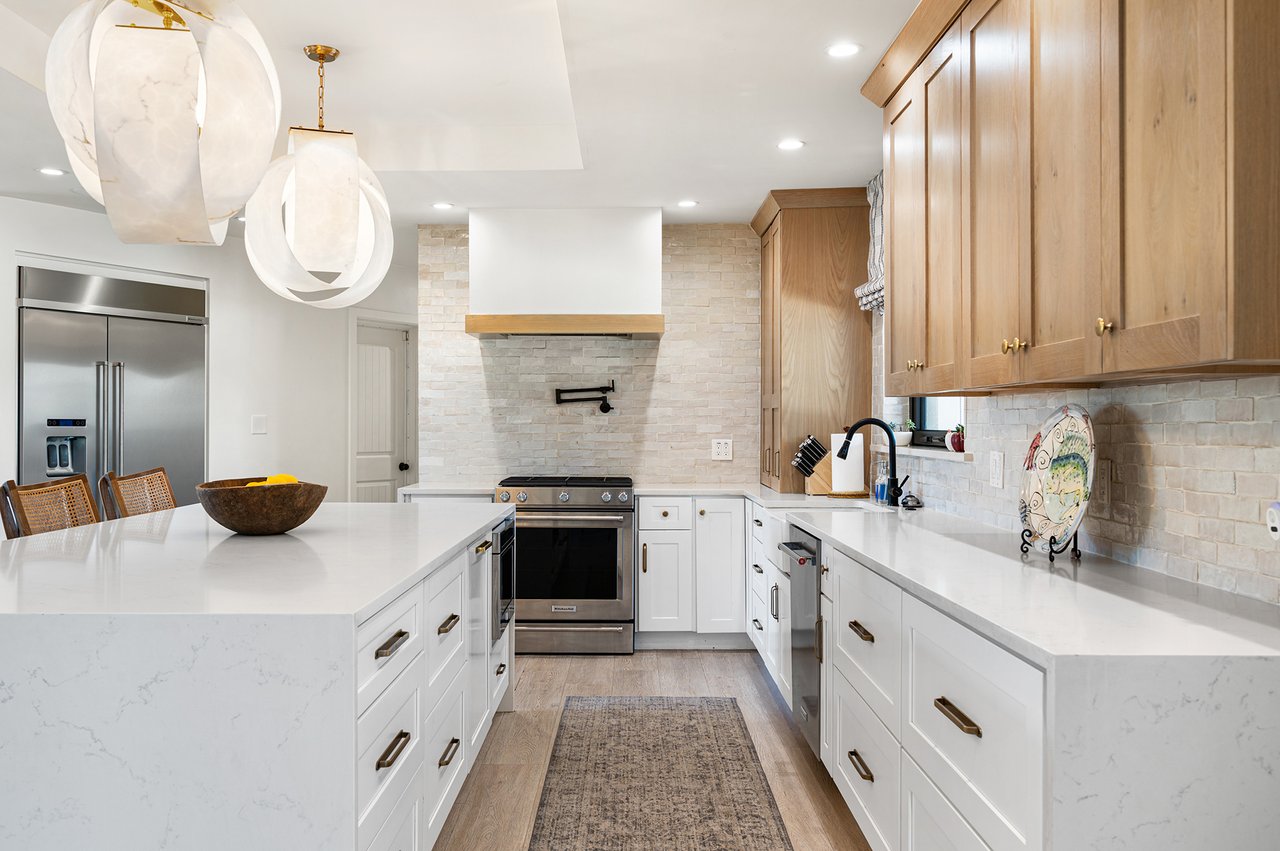 4545 N ROYAL VIEW Drive E