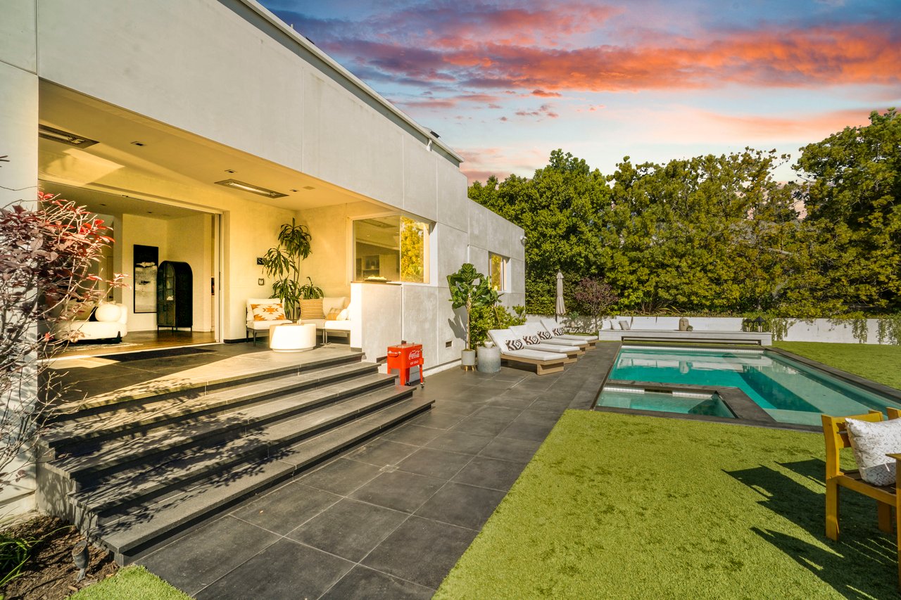 1116 Linda Flora Drive