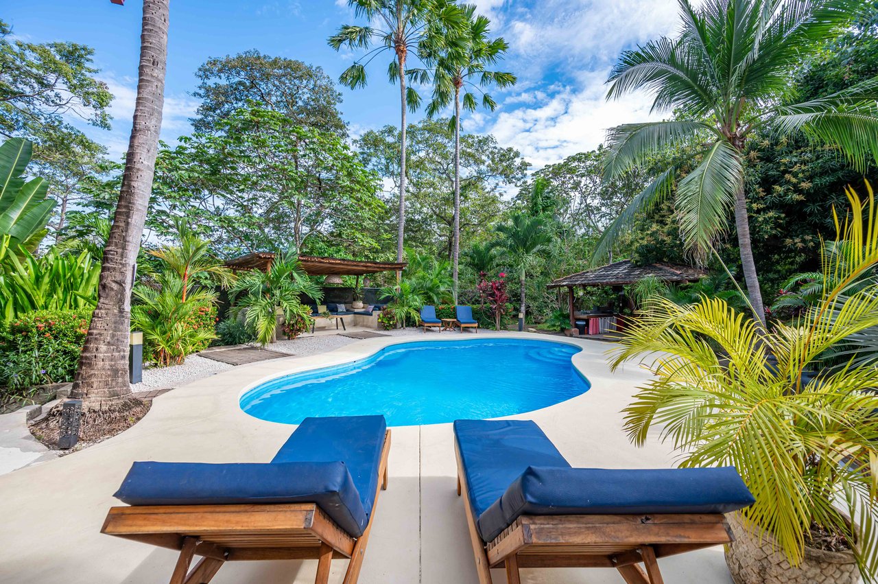 Cornett Retreat | Multi-Unit Colonial Compound 10 Mins to Playa Grande