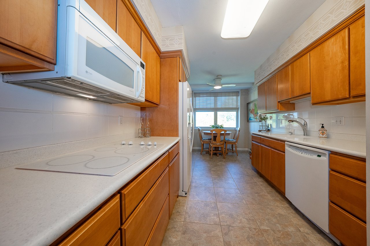 Easy Living on the Main Line!
