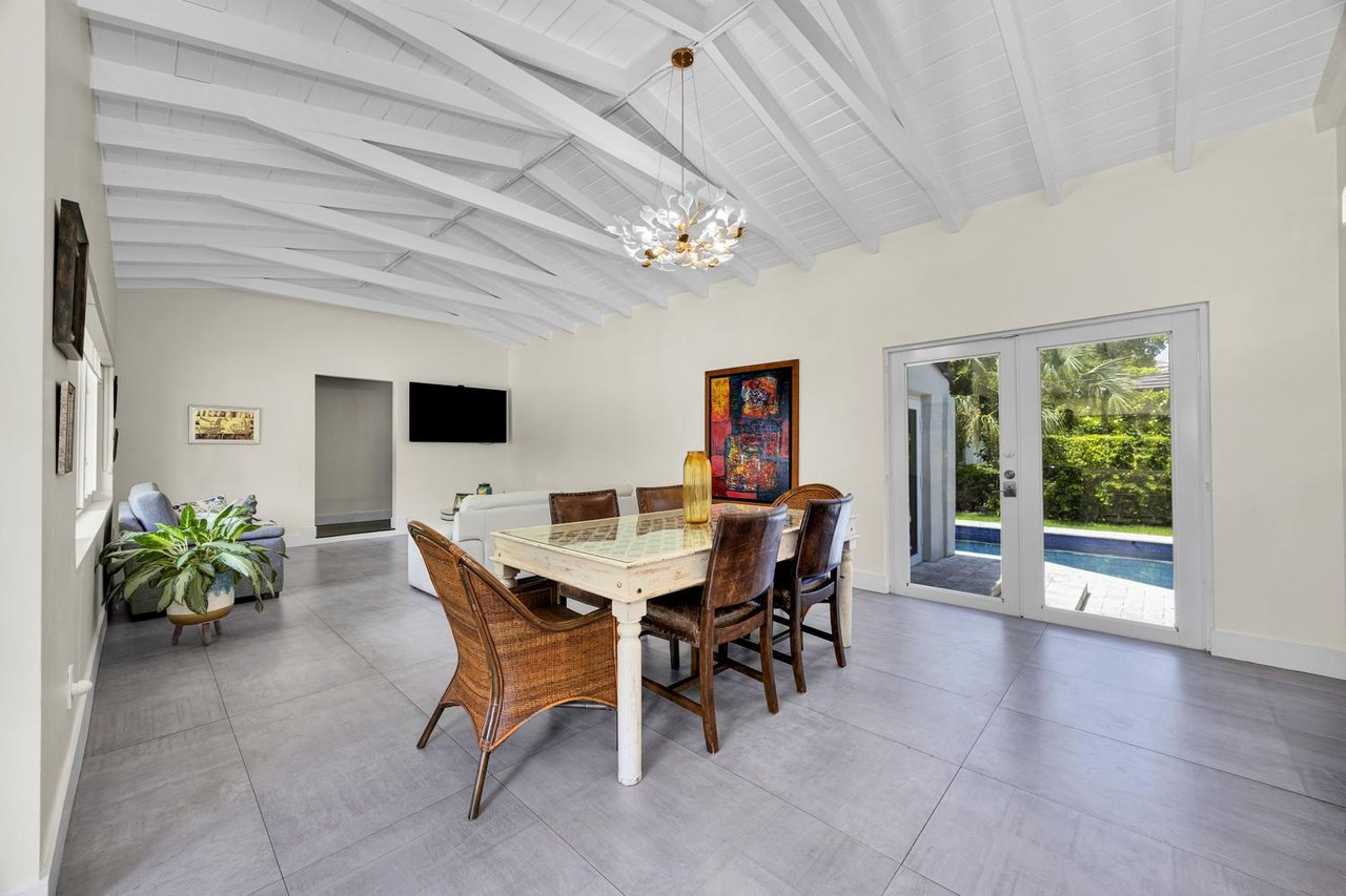 Under Contract in Just 1 Day: 6610 Santona St Sells for $2,200,000