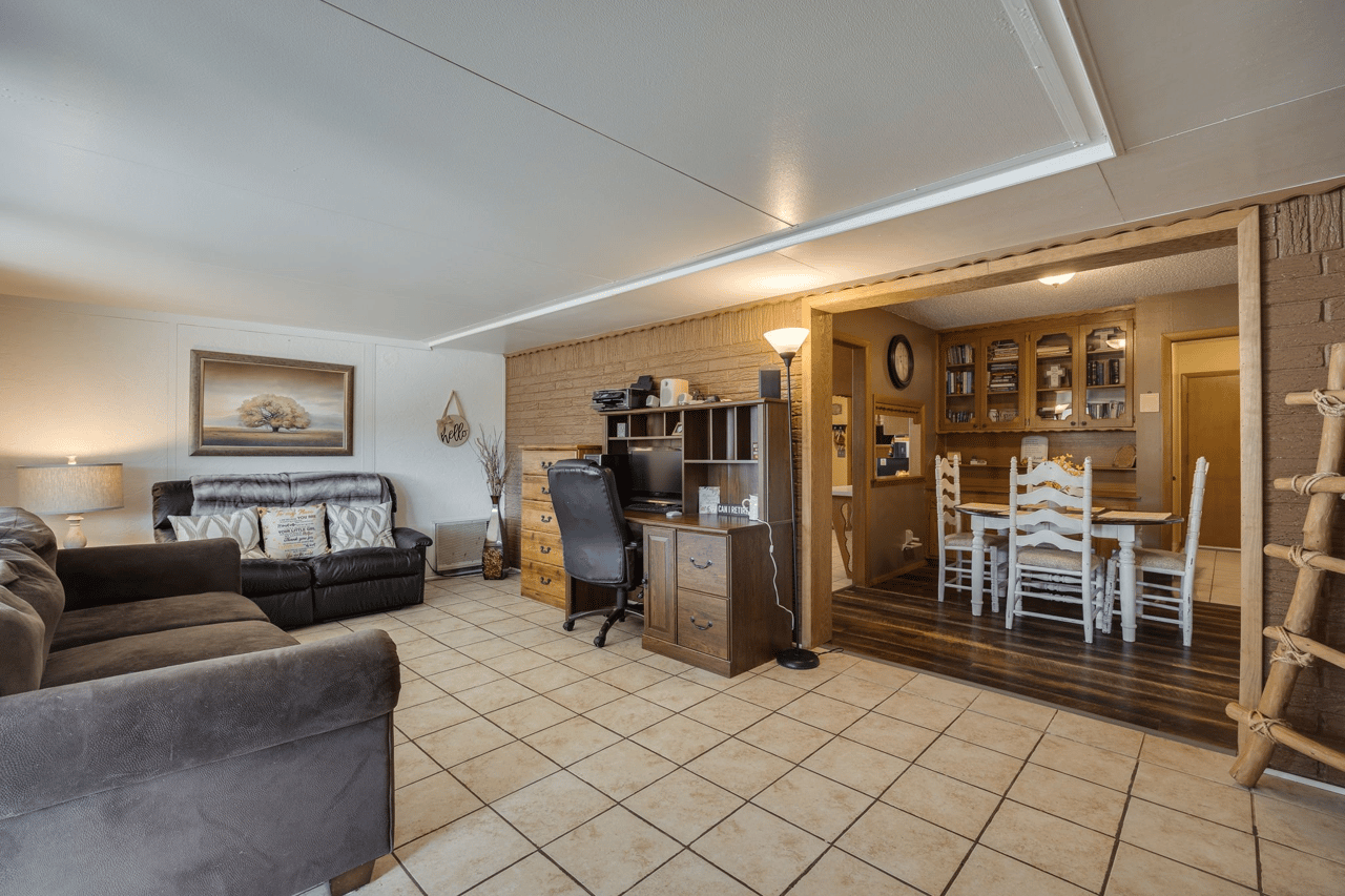 Just Listed: Lovely & Inviting Ranch Home in Meadowood!