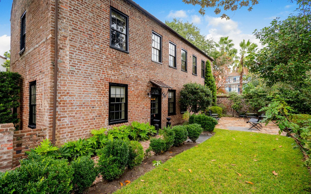 Charming 1780’s Home – 10 Bedons Alley