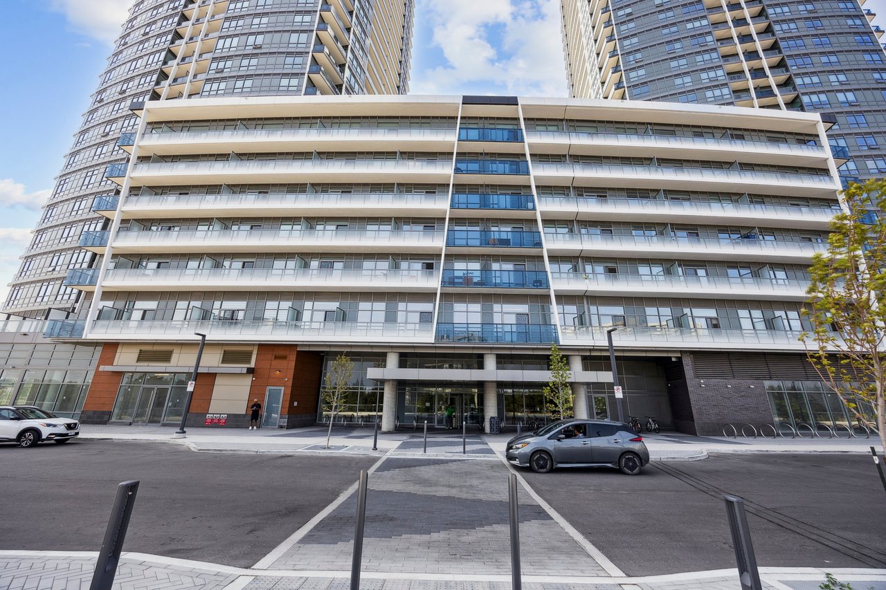 50 Upper Mall Way #2109