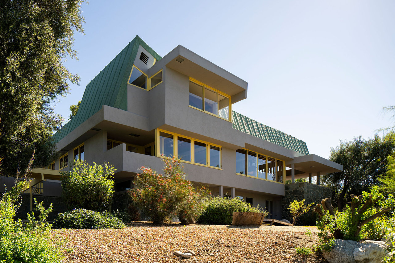 The Van Dekker House, Master architect R. M. Schindler