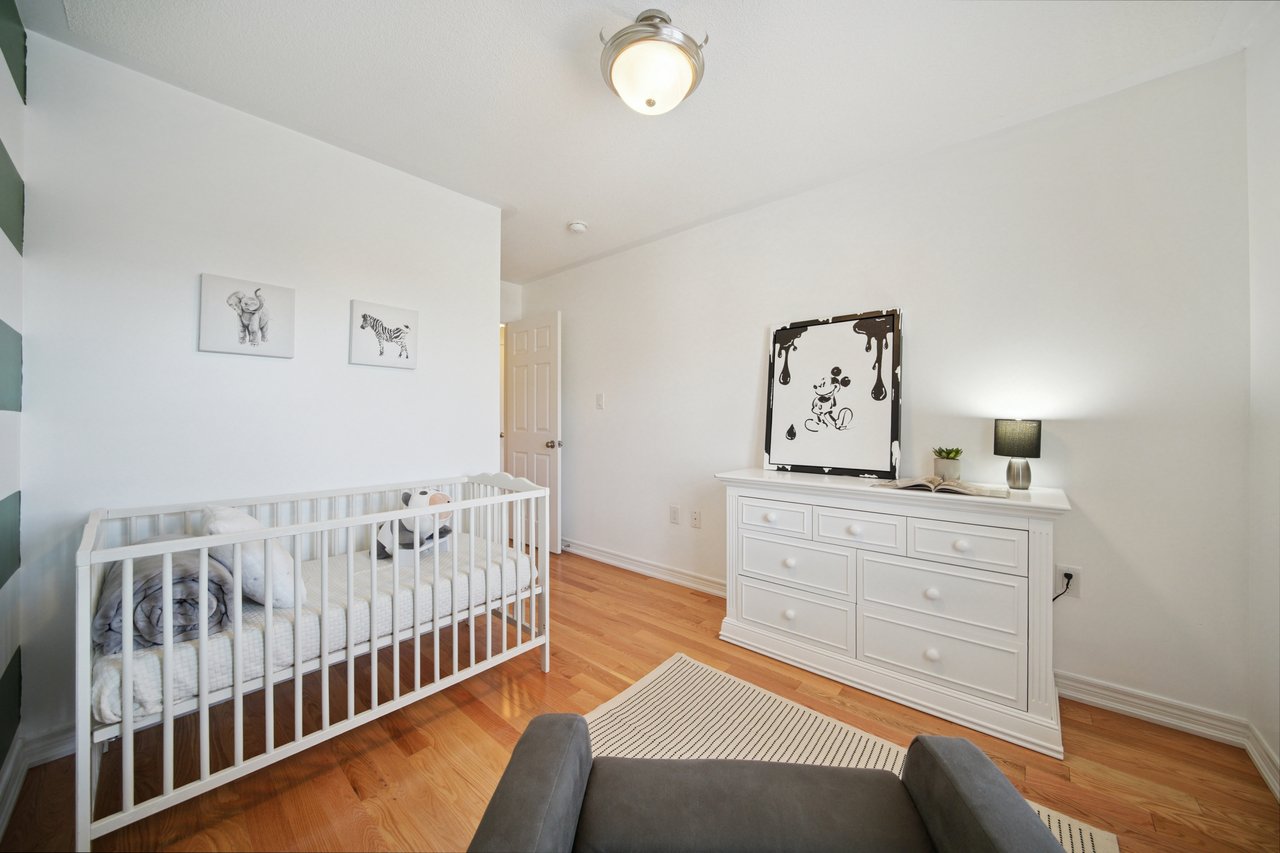GORGEOUS TOWNHOME