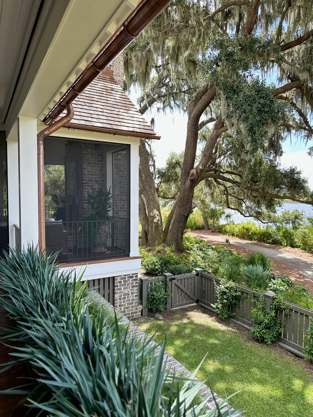 What are the costs sellers selling their homes should expect in Charleston, SC