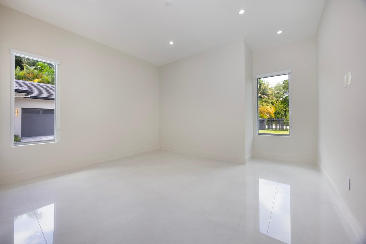 JUST LISTED: Modern Luxury Estate at 11240 SW 95th Street